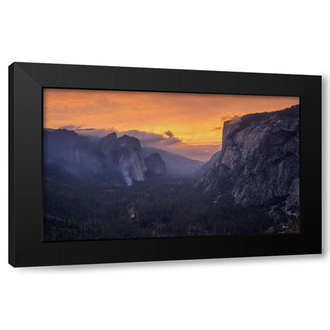 Reverse Tunnel View Black Modern Wood Framed Art Print by Lin, Ning
