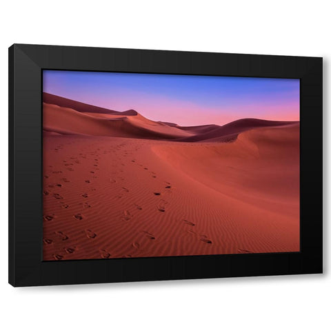 The colors of the desert at sunset Black Modern Wood Framed Art Print by Miroslaw