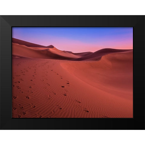 The colors of the desert at sunset Black Modern Wood Framed Art Print by Miroslaw