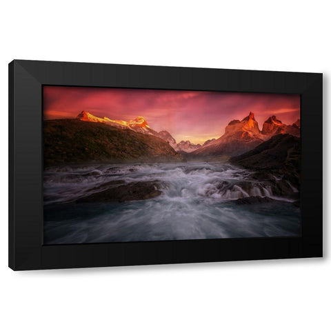 Picturesque Black Modern Wood Framed Art Print by Su, Yuan
