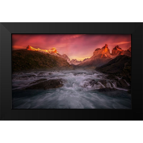 Picturesque Black Modern Wood Framed Art Print by Su, Yuan