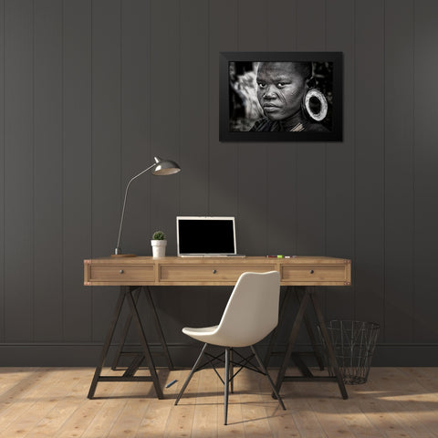 Surmi Woman - Ethiopia Black Modern Wood Framed Art Print by Inazio Kuesta, Joxe