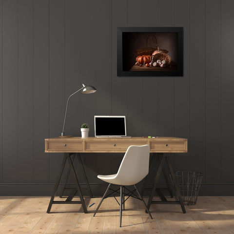 Garlic Black Modern Wood Framed Art Print by Perfoncio, Margareth