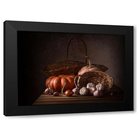 Garlic Black Modern Wood Framed Art Print by Perfoncio, Margareth