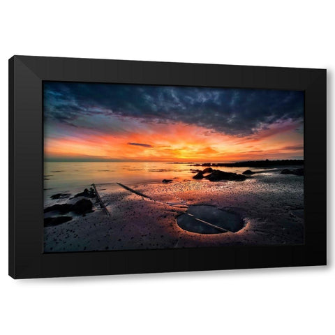 Into the Sunset Black Modern Wood Framed Art Print by H. Ingibergsson, Porsteinn