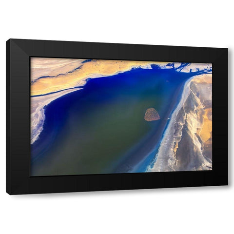 The heart Black Modern Wood Framed Art Print by Chang, Phillip