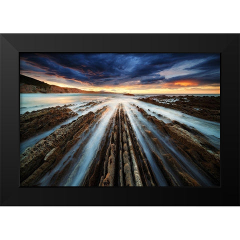Zumaia Flysch Black Modern Wood Framed Art Print by Pablo De, Juan