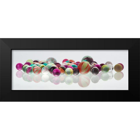 Ready to go II Black Modern Wood Framed Art Print by Hillert, Peter