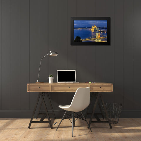 Budapest Kettenbrucke - Parlament Black Modern Wood Framed Art Print by Fischer, Rolf