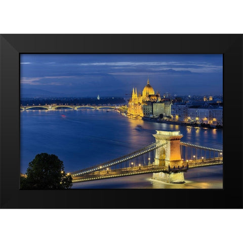 Budapest Kettenbrucke - Parlament Black Modern Wood Framed Art Print by Fischer, Rolf