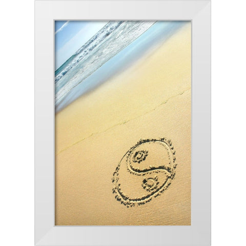 Yin and Yan White Modern Wood Framed Art Print by Heine, Ben
