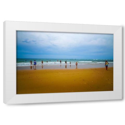 BEN09009 White Modern Wood Framed Art Print by Heine, Ben