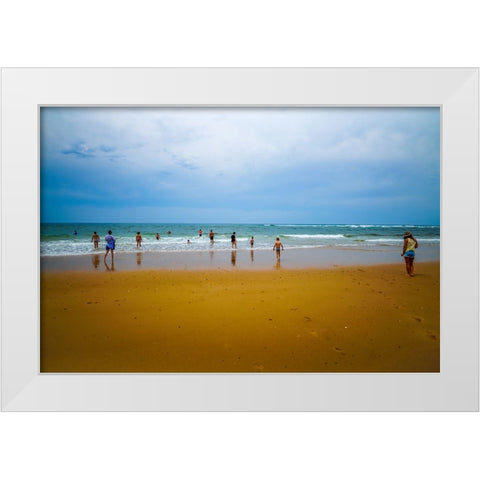 BEN09009 White Modern Wood Framed Art Print by Heine, Ben