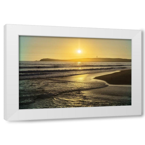 Beach Sun White Modern Wood Framed Art Print by Villa, Mlli
