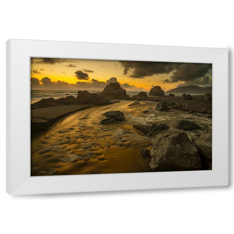 Back To The Sea White Modern Wood Framed Art Print by Leacock, J.C.