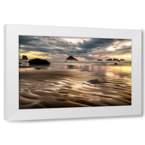 Pacific Low Tide White Modern Wood Framed Art Print by Amos, Andy