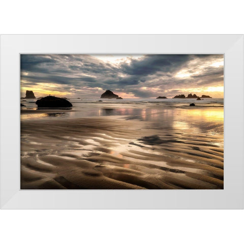 Pacific Low Tide White Modern Wood Framed Art Print by Amos, Andy