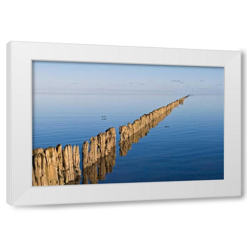 Weite White Modern Wood Framed Art Print by Rossmeissl, Gerhard