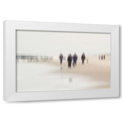Walking People II White Modern Wood Framed Art Print by Rossmeissl, Gerhard