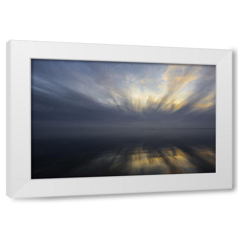 Horizont und Licht V White Modern Wood Framed Art Print by Rossmeissl, Gerhard