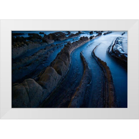 In search of light White Modern Wood Framed Art Print by Vera, Urtzi