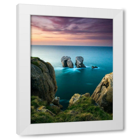 Starfish White Modern Wood Framed Art Print by Vera, Urtzi