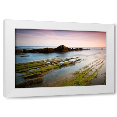 The crown White Modern Wood Framed Art Print by Vera, Urtzi