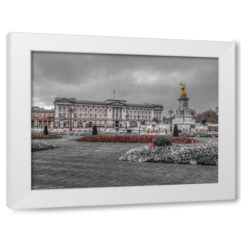 Buckingham Palace and St James Park, London White Modern Wood Framed Art Print by Frank, Assaf