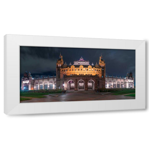 AF20121004 Glasgow 248PC07 White Modern Wood Framed Art Print by Frank, Assaf