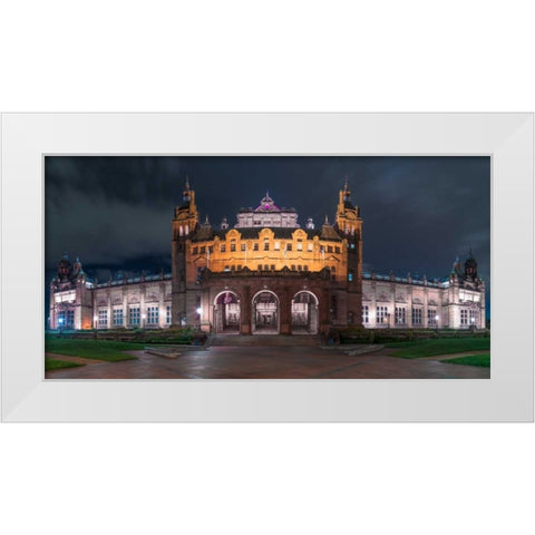 AF20121004 Glasgow 248PC07 White Modern Wood Framed Art Print by Frank, Assaf