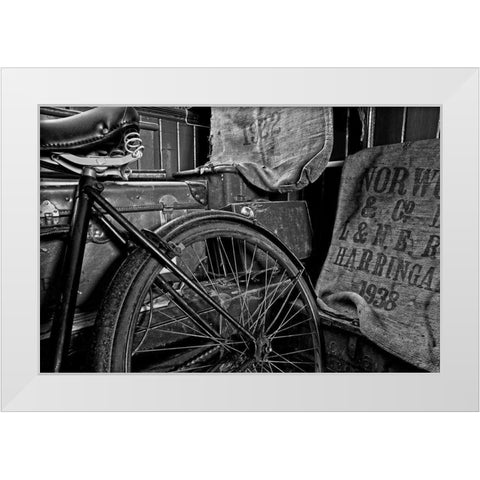 OLD-FASHIONED IV White Modern Wood Framed Art Print by Fossey, George