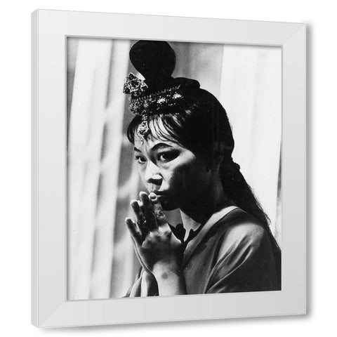 Elizabeth Taylor - Cleopatra White Modern Wood Framed Art Print by Hollywood Photo Archive