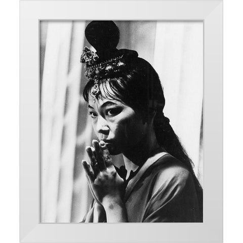 Elizabeth Taylor - Cleopatra White Modern Wood Framed Art Print by Hollywood Photo Archive