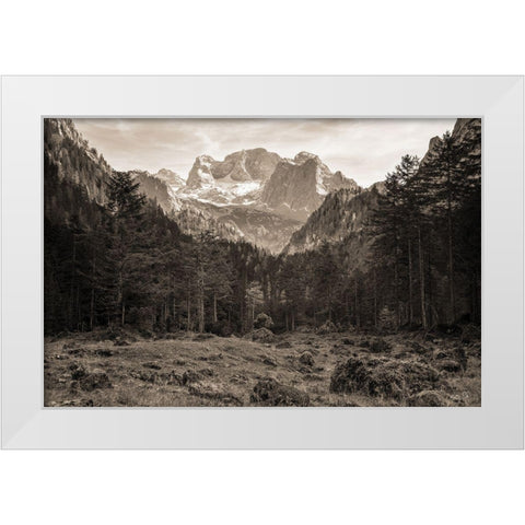 Mountains in the Middle    White Modern Wood Framed Art Print by Podt, Martin