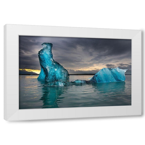Icebergs float at will in Jokulsarlon lagoon-Iceland-headed for the north Atlantic White Modern Wood Framed Art Print by Steve Mohlenkamp