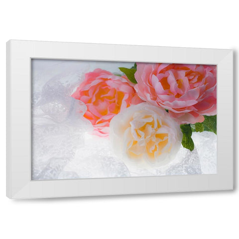 Flowers and light White Modern Wood Framed Art Print by Muench, Zandria