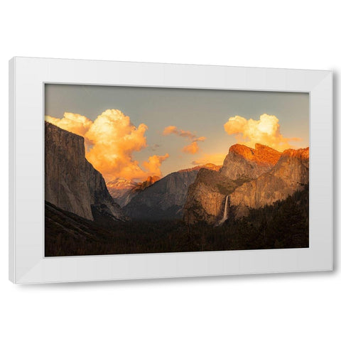 Iconic Tunnel View with Lenticular sunset clouds Yosemite valley  White Modern Wood Framed Art Print by Norring, Tom