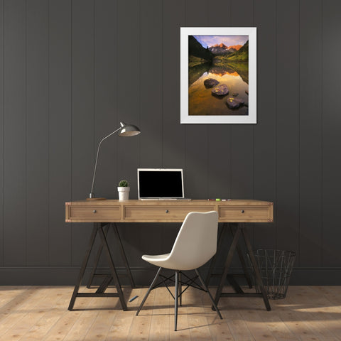 Aspen leaves signify the end of Fall and the beginning of winter at the maroon bells White Modern Wood Framed Art Print by SMO