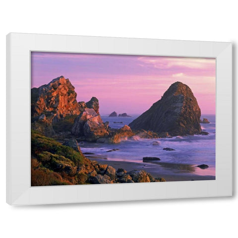 OR, Harris State Beach Sea stacks at sunset White Modern Wood Framed Art Print by Welling, Dave