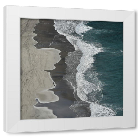 Running Waves White Modern Wood Framed Art Print by Molenaar, Lex