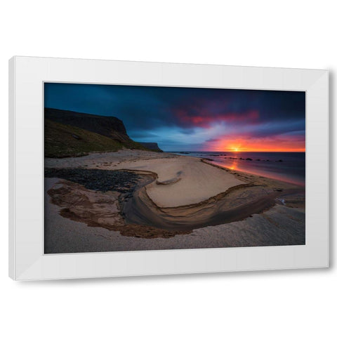 Niceland White Modern Wood Framed Art Print by Hoffmann, Raymond