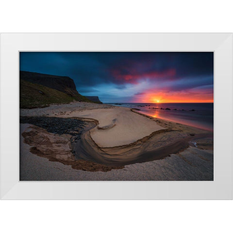 Niceland White Modern Wood Framed Art Print by Hoffmann, Raymond