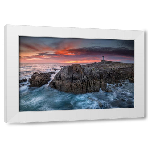 O Roncudo White Modern Wood Framed Art Print by Mendoza, Chencho