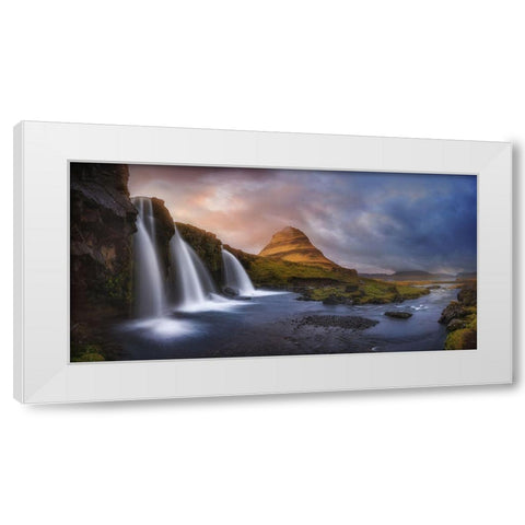 Kirkjufell White Modern Wood Framed Art Print by Angel Martin, Miguel