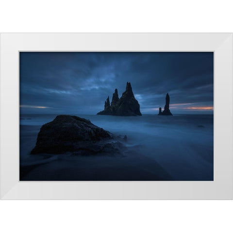 Reynisdrangar 2 White Modern Wood Framed Art Print by Pablo De, Juan