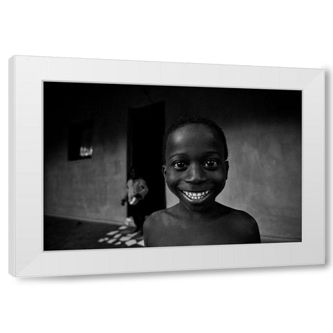 Sorriso White Modern Wood Framed Art Print by Godinho, Luis