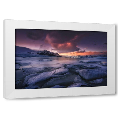 Waiting For The Stars White Modern Wood Framed Art Print by Ruiz Dueso, Jorge