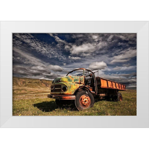 Z 466 White Modern Wood Framed Art Print by H. Ingibergsson, Torsteinn