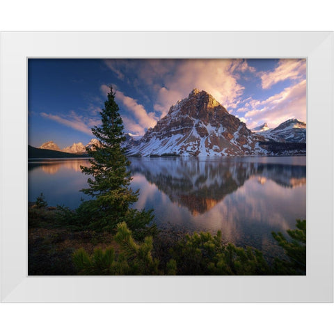 Atardecer En Bow Lake. White Modern Wood Framed Art Print by Pablo De, Juan