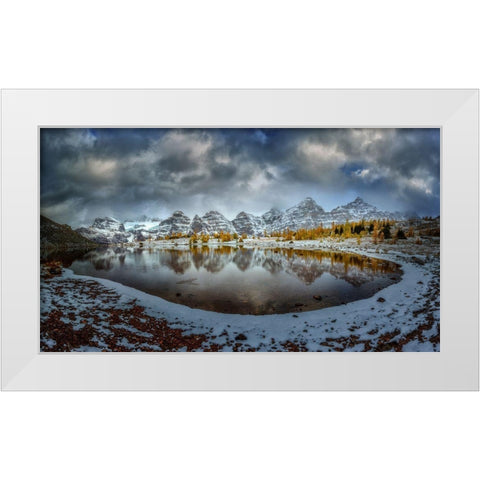 Ring Of Ten Peaks White Modern Wood Framed Art Print by Mao, Dianne